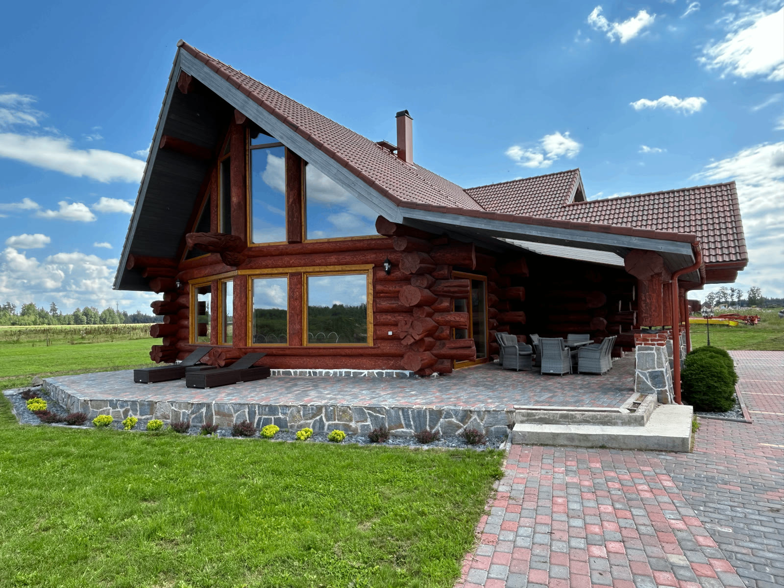 Peamaja exterior view