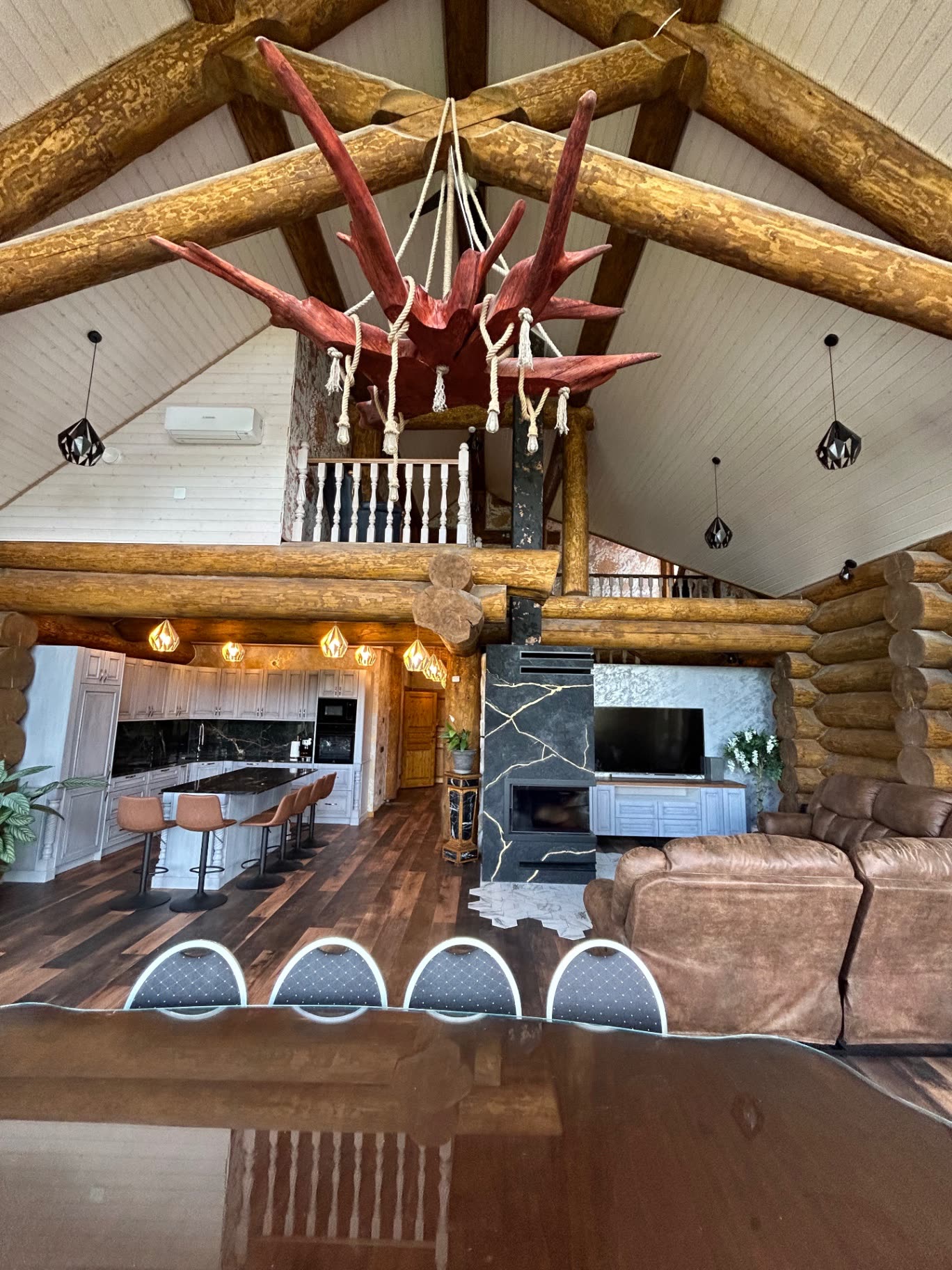 Peamaja interior
